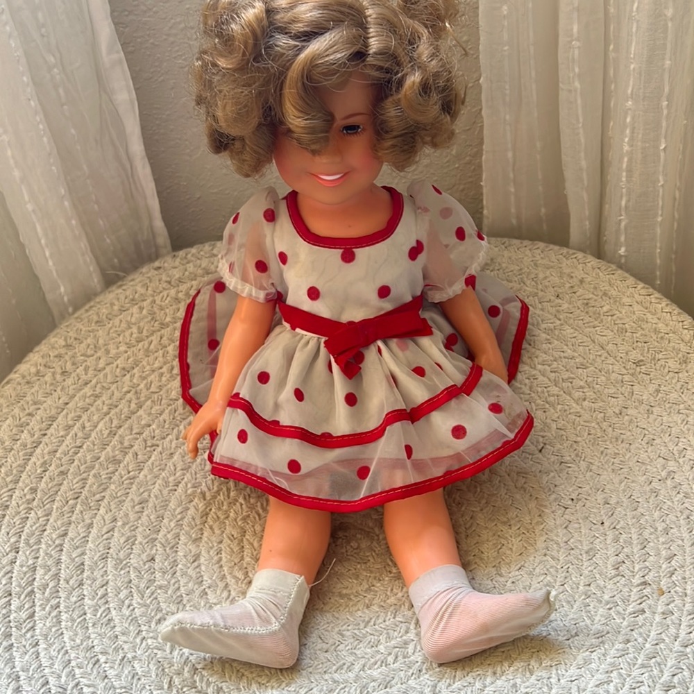 Original 1972 Shirley Temple doll. Classic, timeless doll to own. Sold w/o shoes